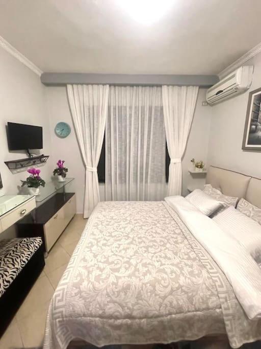 Nice Central Apartment In Tirana City Ngoại thất bức ảnh